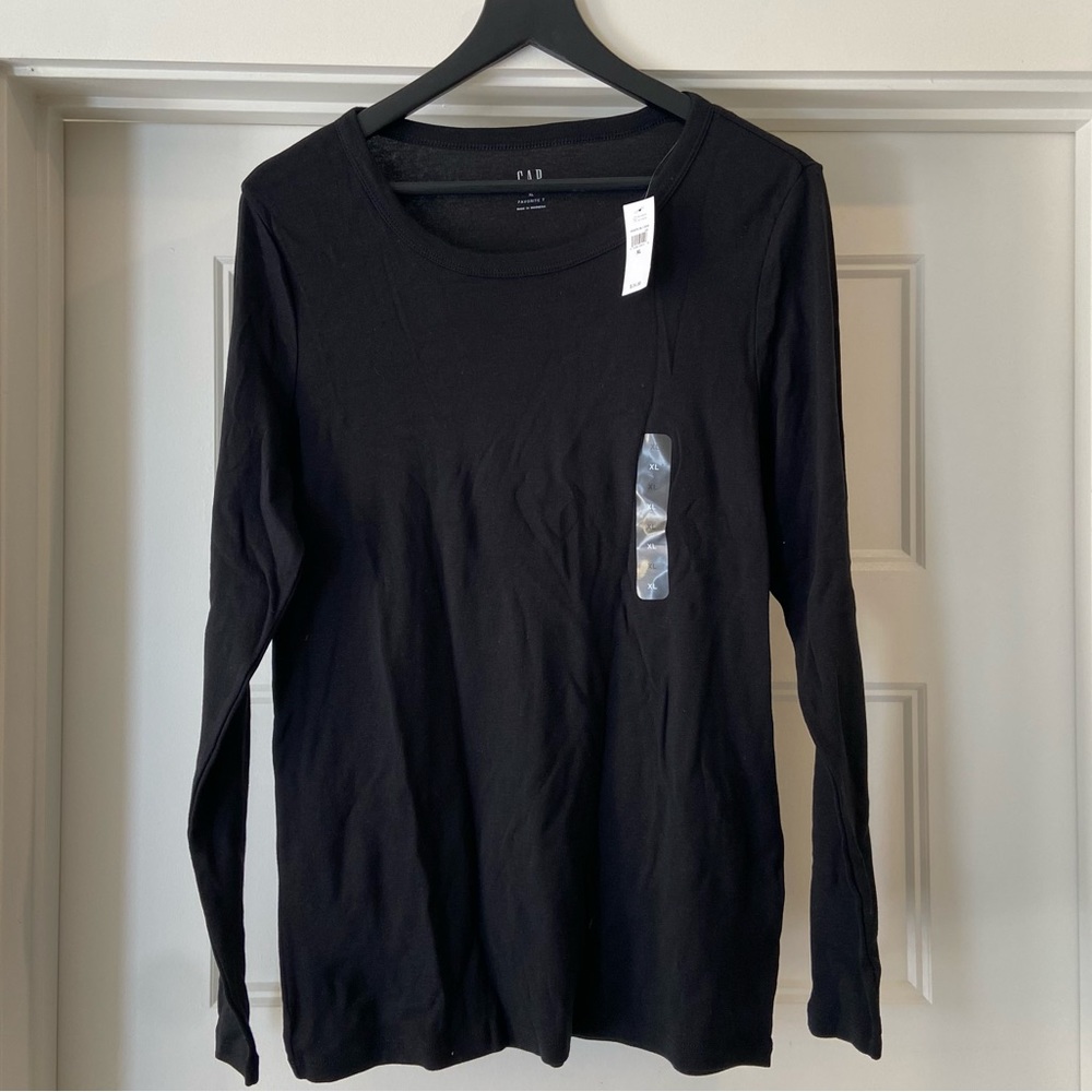 GAP black “favorite” long sleeve Tee.